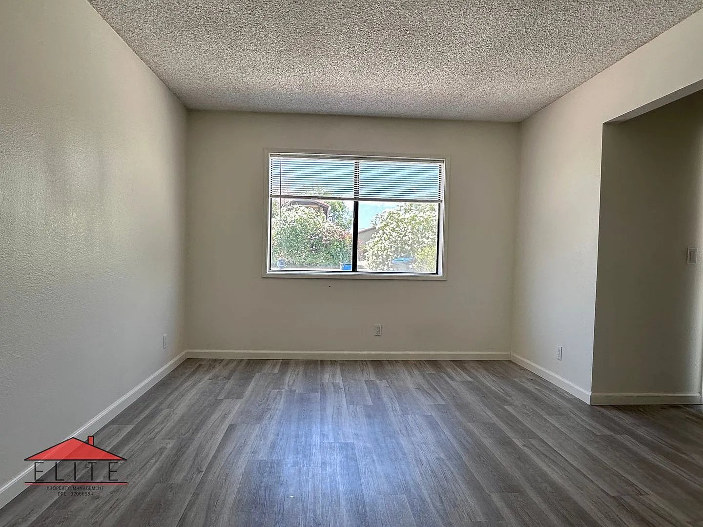 1300EP — Photo 3