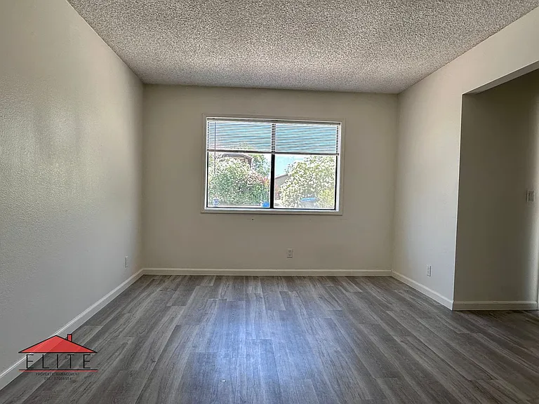 1300 N El Prado Dr — Photo 3