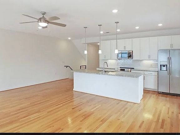 4th image of 1219 Bainbridge St Unit B