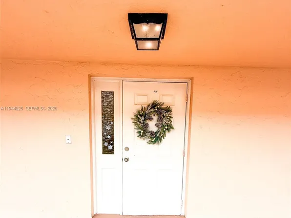 450 Commodore Dr APT 306, Plantation, FL 33325