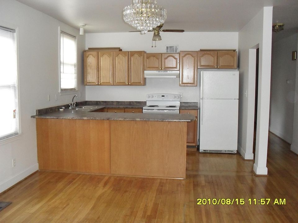 2nd image of 1326 Selden St