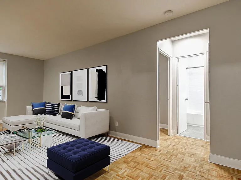 1639 Bloor St W — Photo 3