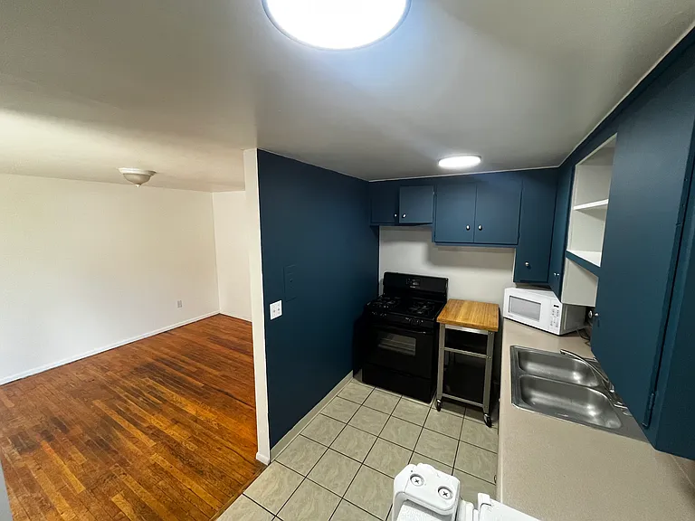 737 S Windsor St #2 — Photo 7