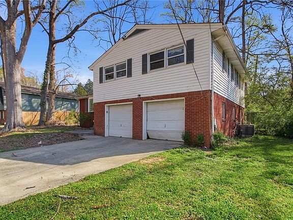 3rd image of 2459 Rockknoll Dr