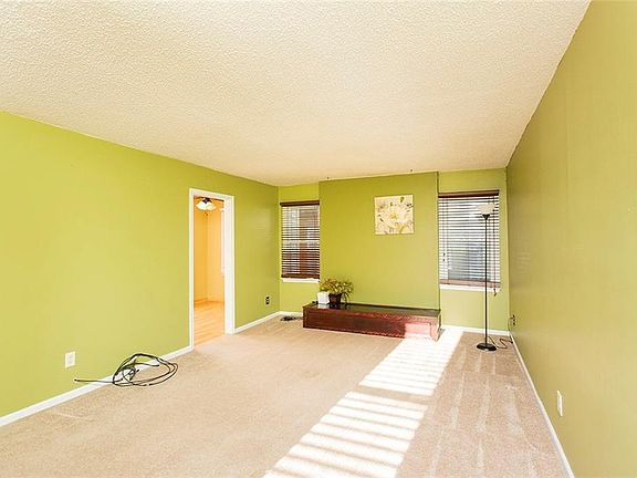 5th image of 213 Whispering Pines Ct