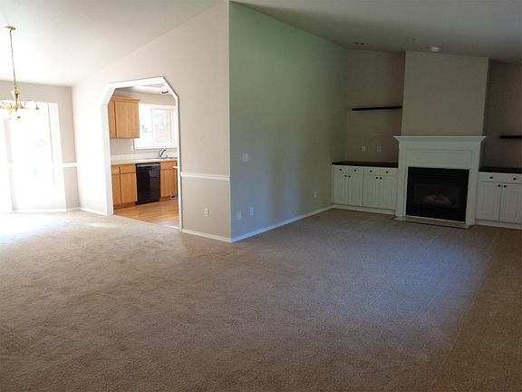 4th image of 3315 8th St NW