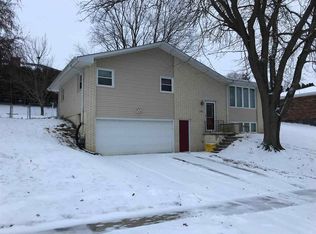 3750 Inwood Ave, Dubuque, IA 52001