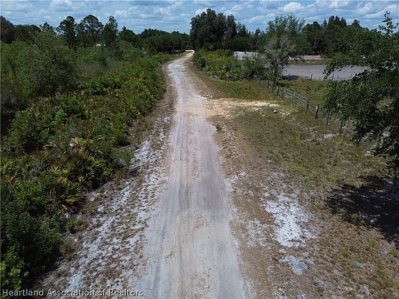 2nd image of 900 Ranchette Dr