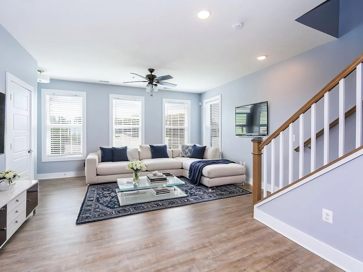 3 bed, 1570 sqft, $2,450 — Photo 4