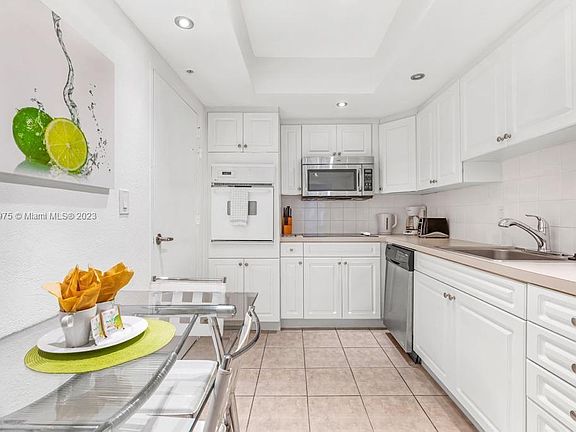5th image of 3901 S Ocean Dr APT 2O
