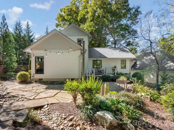 111 Bilberry Ln #2, Candler, NC 28715