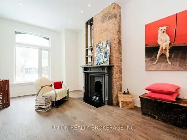 66 Lansdowne Ave #1, Toronto, ON M6K 2V9