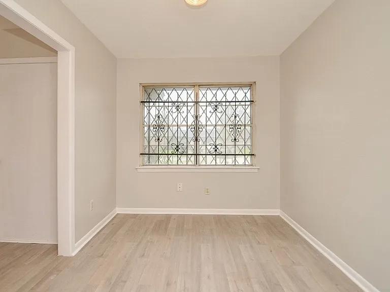 5243 Greylog Dr — Photo 7