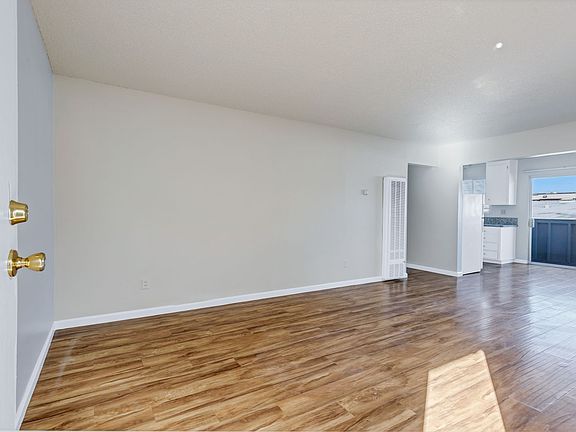 2nd image of 1616 Jefferson St APT 14