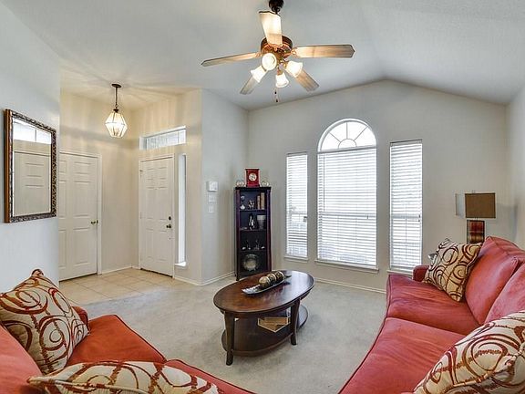 5th image of 1369 Meadowbrook Ln