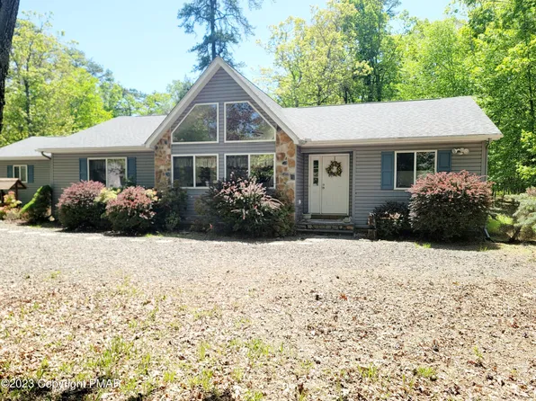 1019 Long Lake Rd, Tamiment, PA 18371