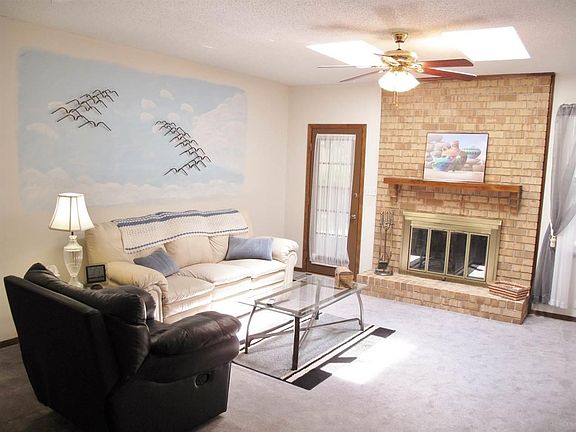 4th image of 11582 Dueling Oaks Ct