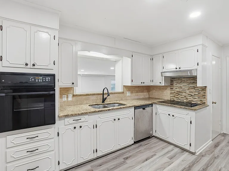 1620 Orchard Dr — Photo 2
