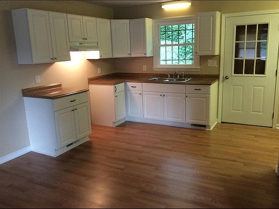 3rd image of 607 Winsmith Ave