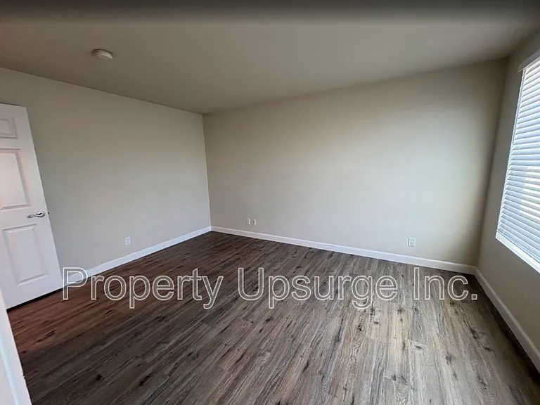 140 N 6th St — Photo 14