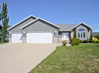 1105 44th Ave N, Fargo, ND 58102