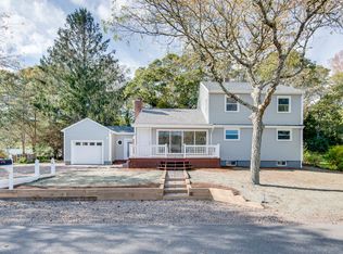 30 Kathy Ann Ln, Falmouth, MA 02540