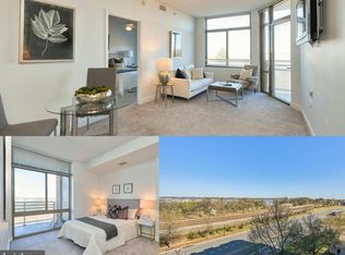 Eclipse On Center Park, Arlington, VA 22202