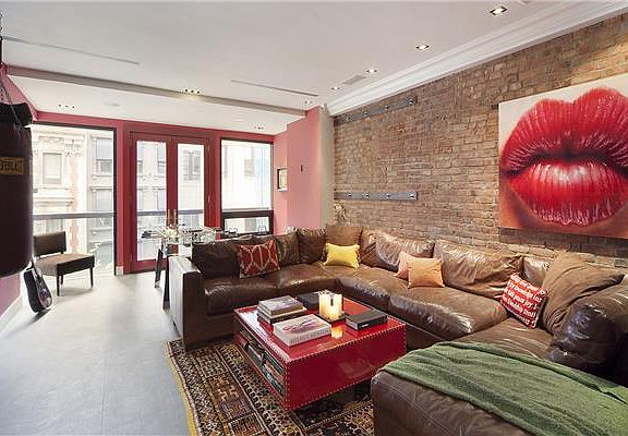 2nd image of 27 E 61st St