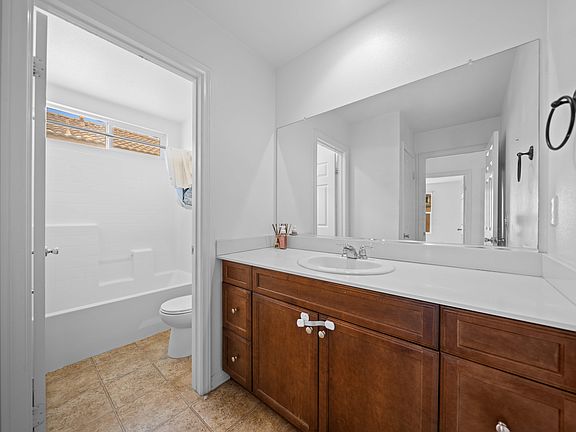 5th image of 7993 Southpoint St #1
