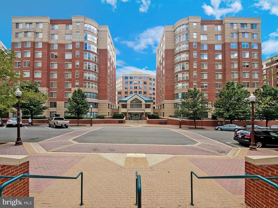1st image of 3830 9th St N APT 301W