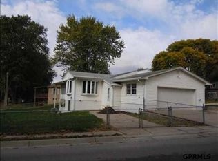 403 W West Plains Rd, Gretna, NE 68028