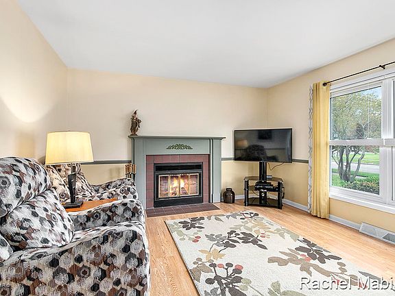 5th image of 1975 Wilmont Dr SE