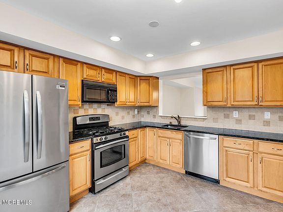 4th image of 85 Dartmouth Place