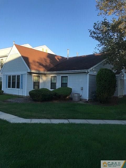 2nd image of 195 Wycoff Way W #0