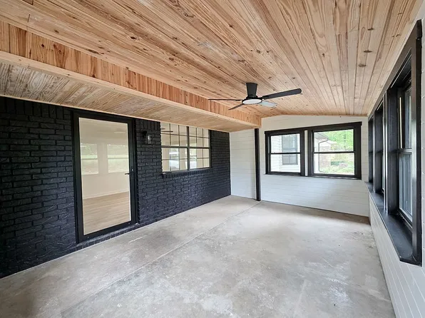 65 Pinter Ln, Morrilton, AR 72110