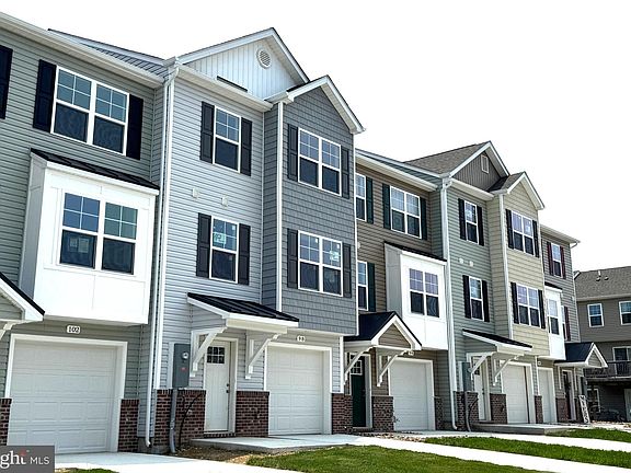 2nd image of 106 Moses Dr