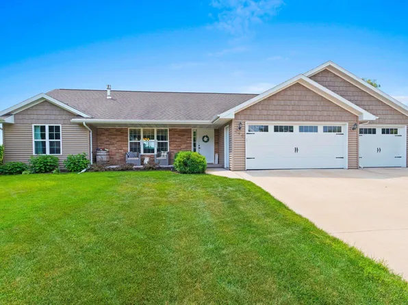 240 Cornellius Martin Ct, De Pere, WI 54115