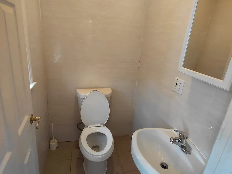 32 Locust Ave — Photo 9