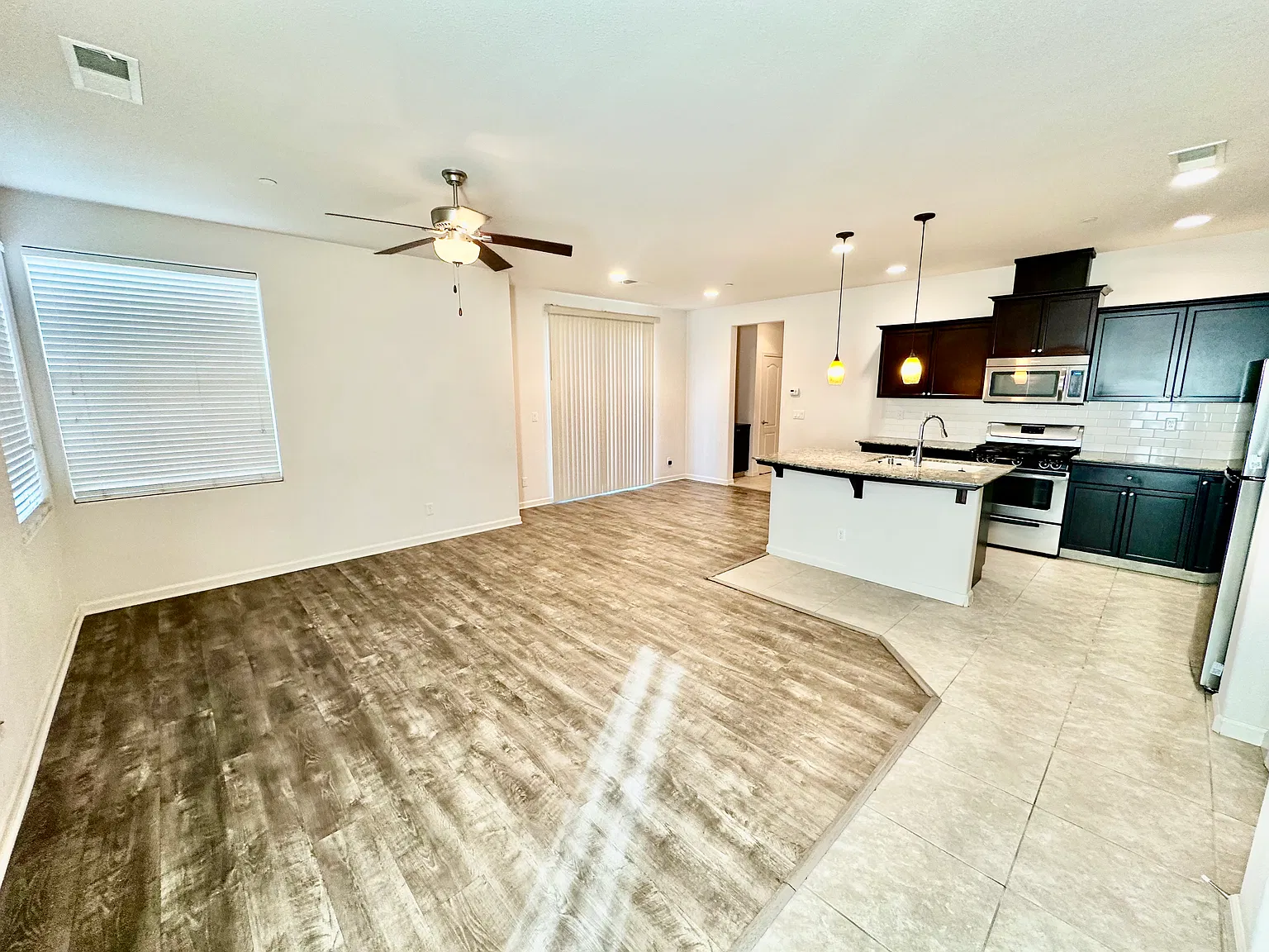 3 bed, 1560 sqft, $2,350 — Photo 2