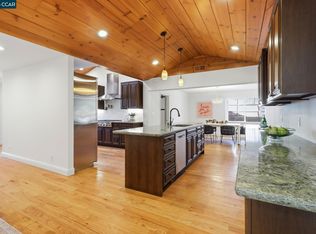 1124 Sanders Dr, Moraga, CA 94556