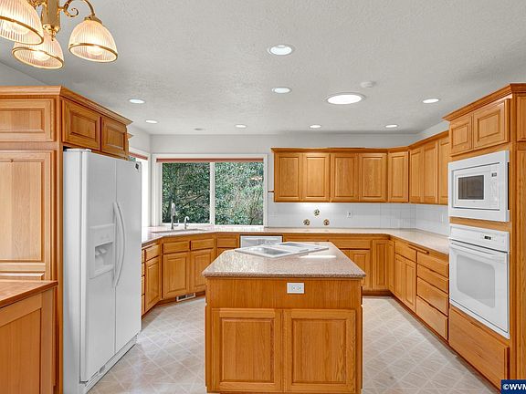 4th image of 3475 Valley View Dr NW