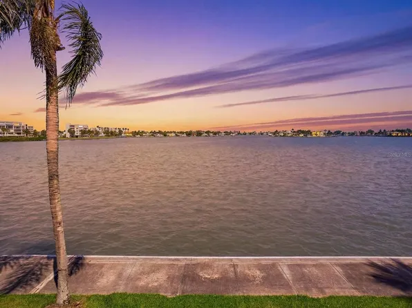 7920 Sun Island Dr S APT 202, South Pasadena, FL 33707