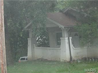 1st image of 221 Crown Dr