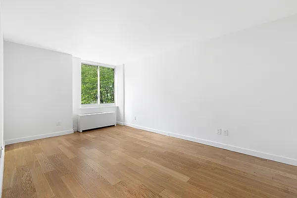 Sold by Univani Realty LLC | media 10
