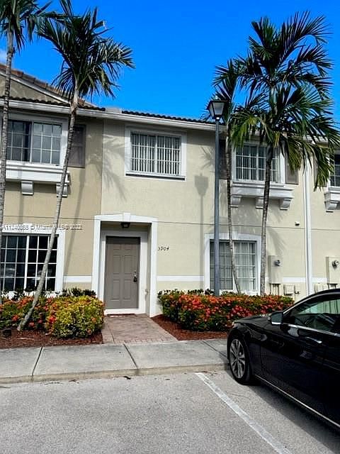1st image of 5904 London Ln Unit 5904