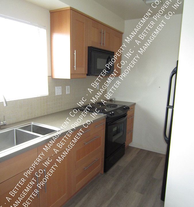 1st image of 220 Granada Ave APT 2