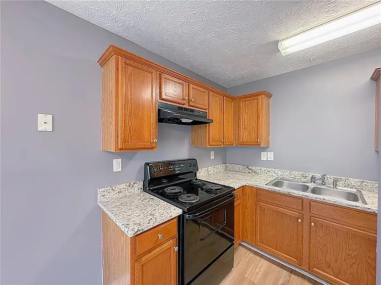 1403 Eastmont Dr NW #D — Photo 9