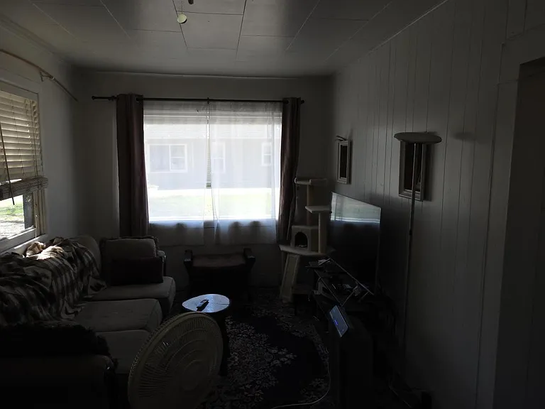 517 Atwood St — Photo 2