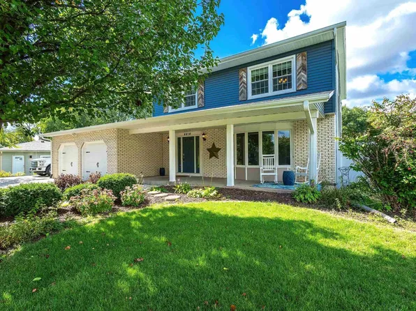 4414 Winding Hill Rd, Davenport, IA 52807