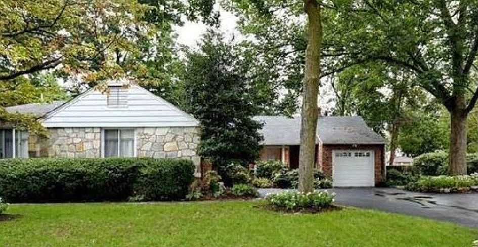 1st image of 684 Hillsdale Ave